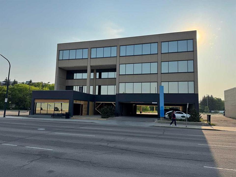 4406 50 Avenue, Red Deer, AB