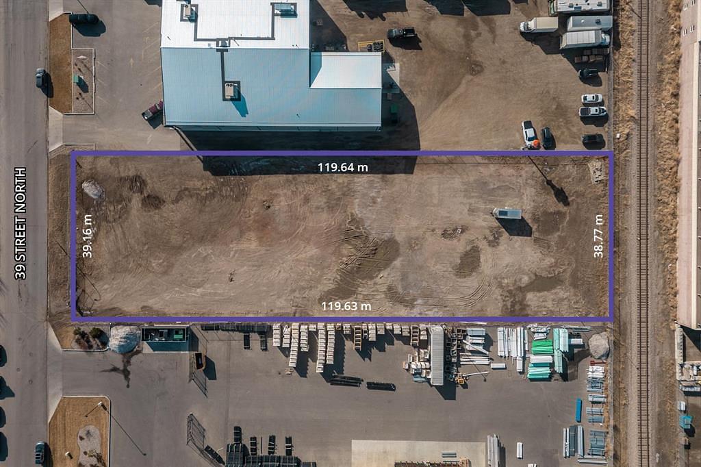438 39 Street North, Lethbridge, AB