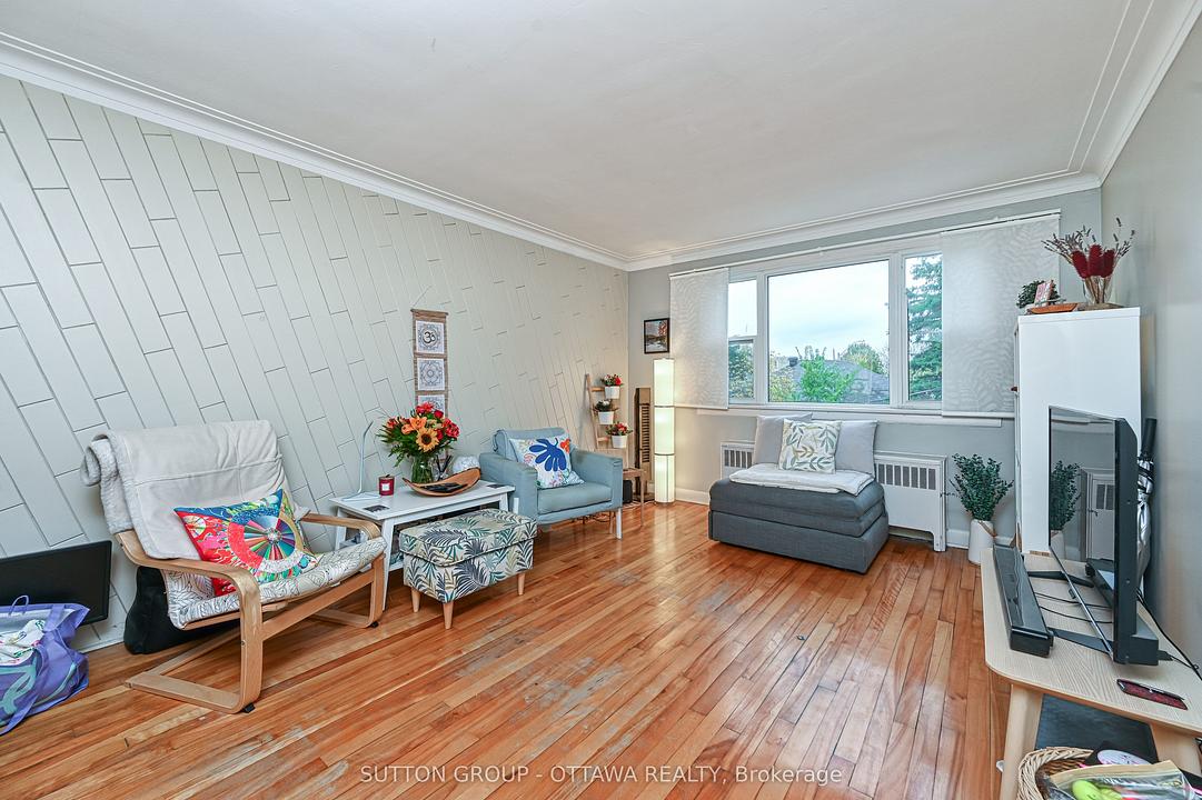 156 Dagmar Avenue, Ottawa, ON