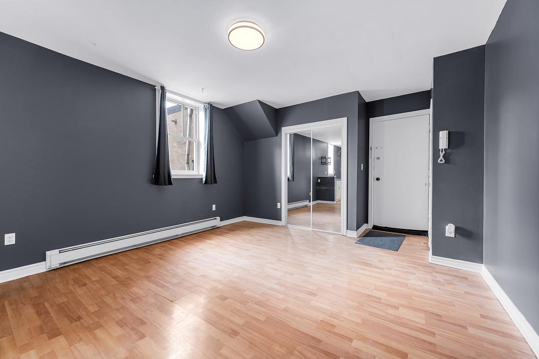 320 King Street East, Hamilton, ON