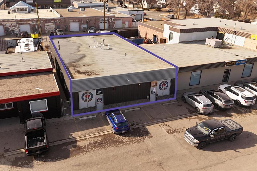242 12B Street North, Lethbridge, AB