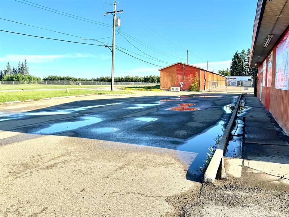 6103 54 Street, Ponoka, AB