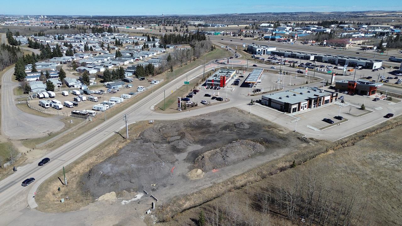 Laura Avenue, Red Deer County, AB