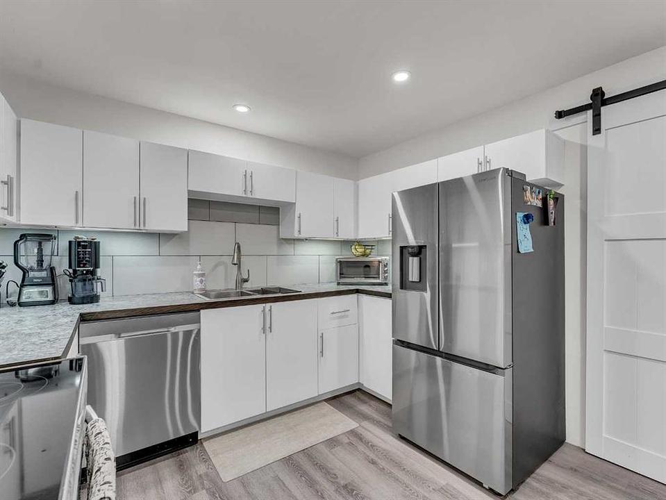 133 South Railway Avenue, Irvine, AB