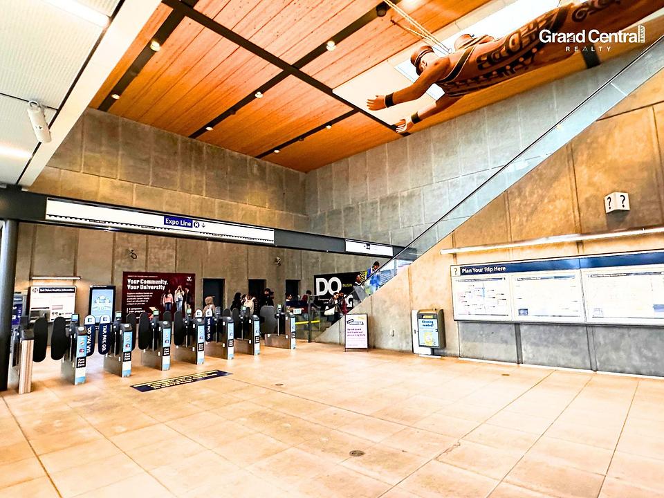 9 - 10302 City Parkway, Surrey, BC