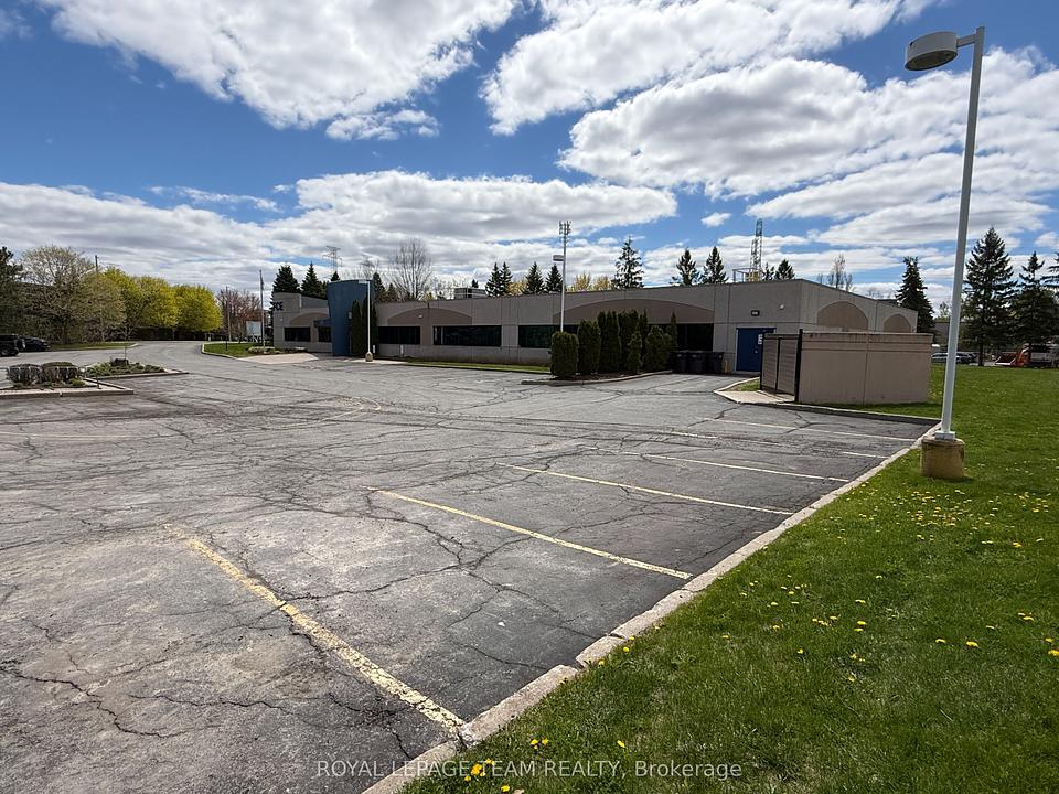 2490 Don Reid Drive, Ottawa, ON