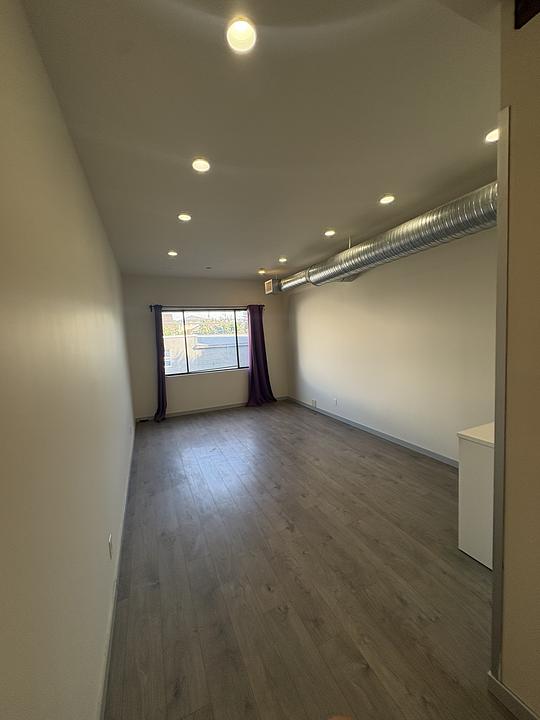 204 - 7877B Kingsway , Burnaby , BC