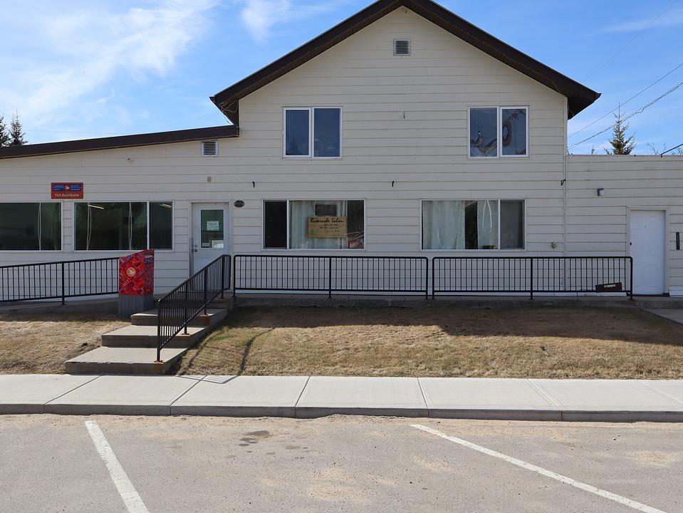 22 State Avenue, Fort Assiniboine, AB