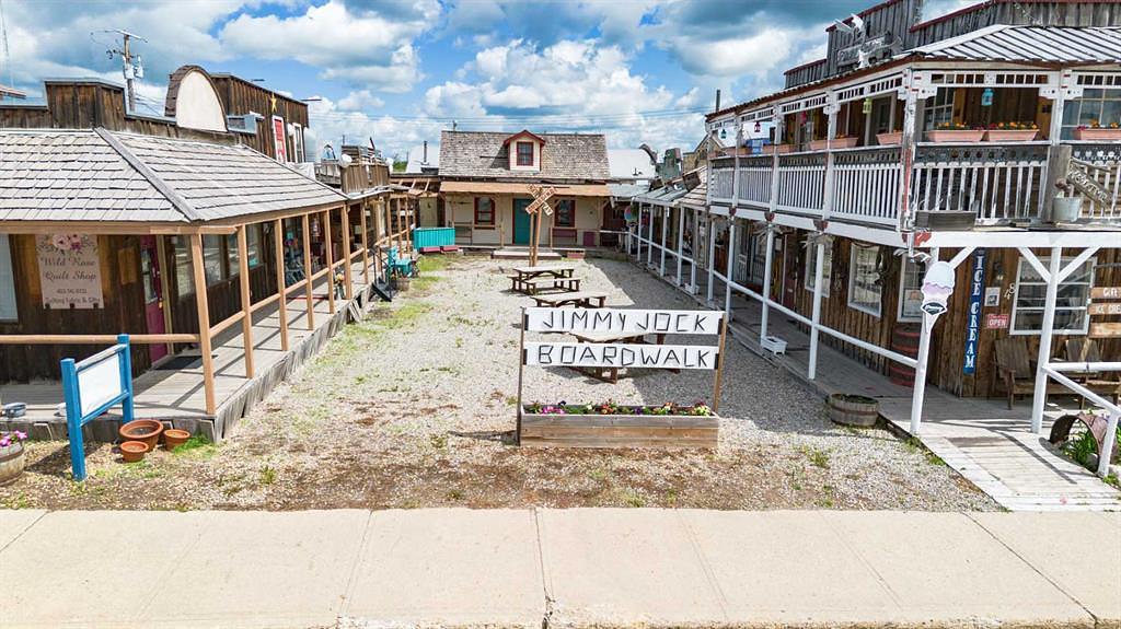44 Main Street East, Big Valley, AB