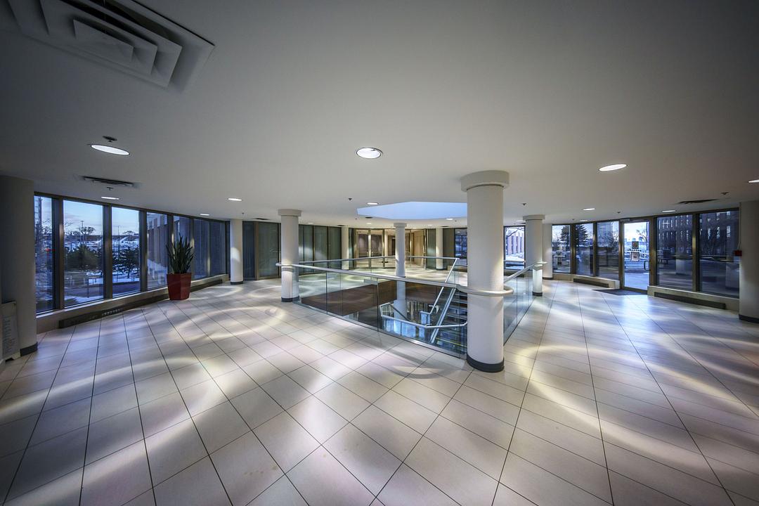1010 Rue de Sérigny, Longueuil, QC