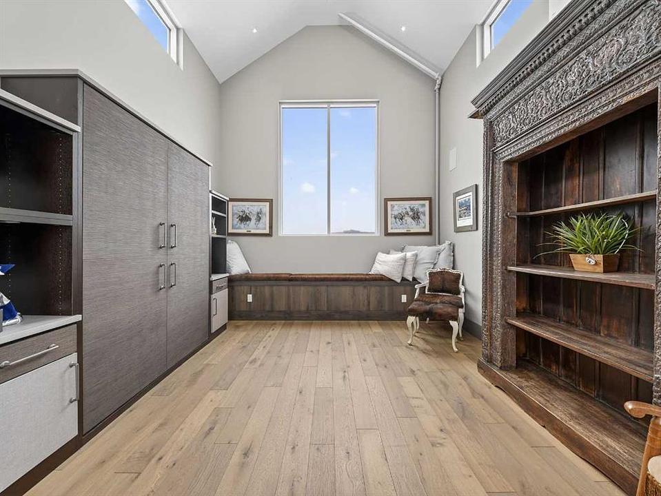 1015 11 Street Southeast, Calgary, AB