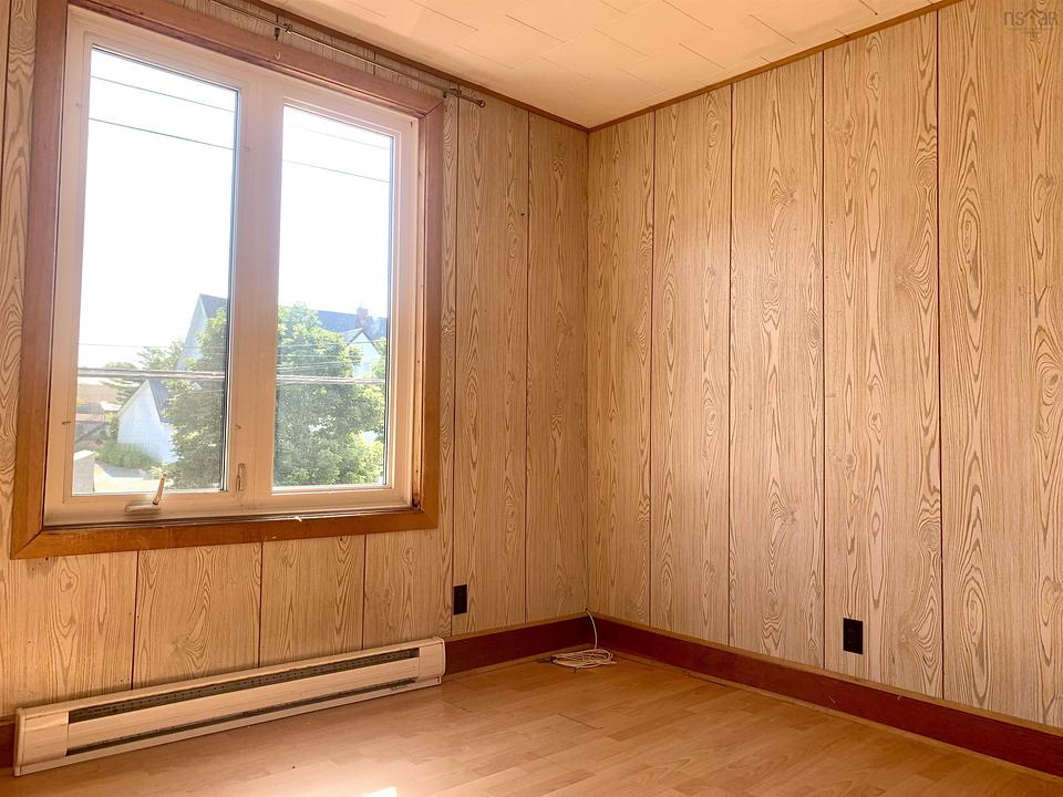 6 Junction Road, Springhill, NS