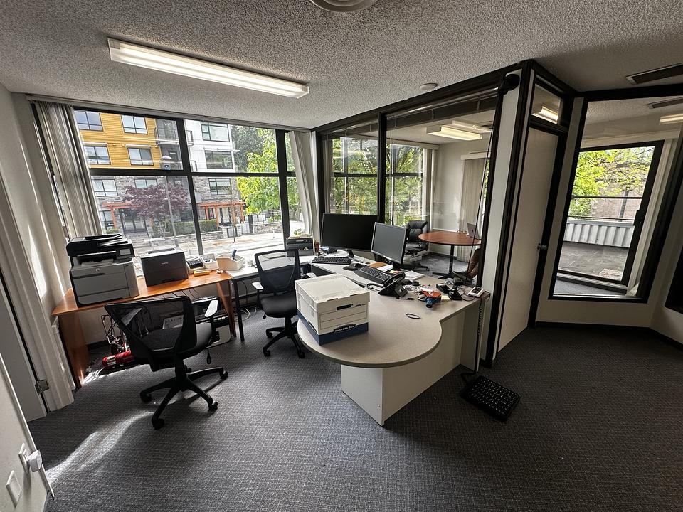 202 - 399 Mountain Hwy, North Vancouver, BC