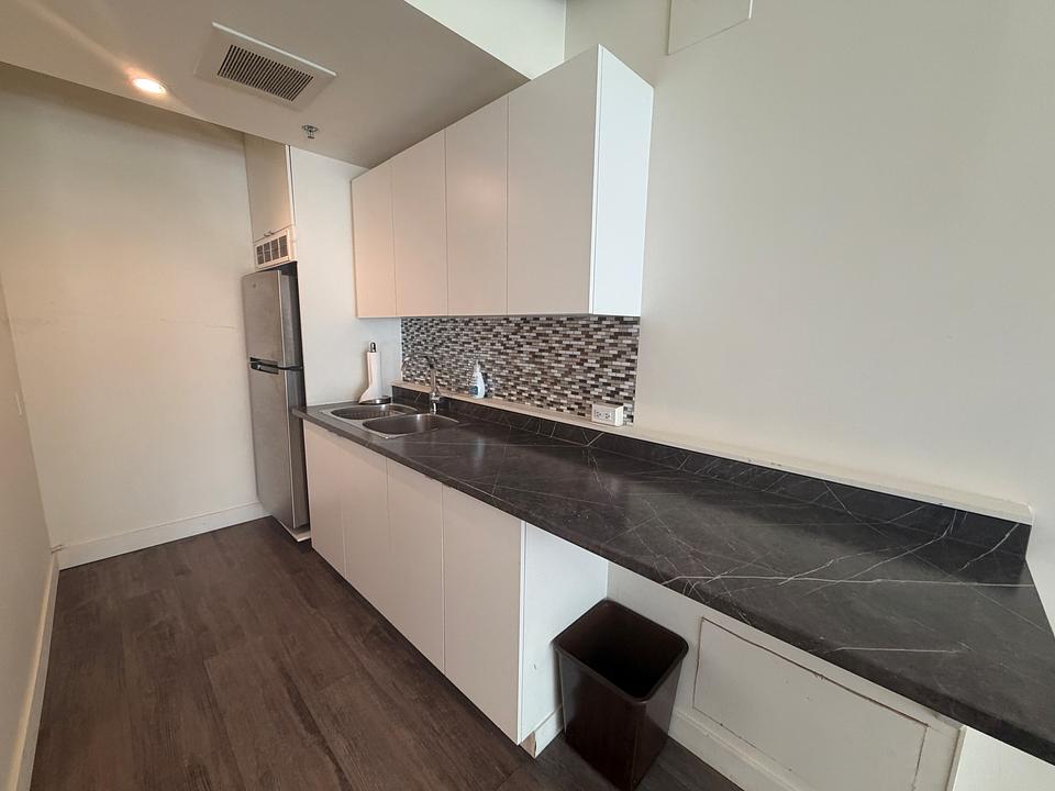 105C - 4390 Gallant Avenue, North Vancouver, BC