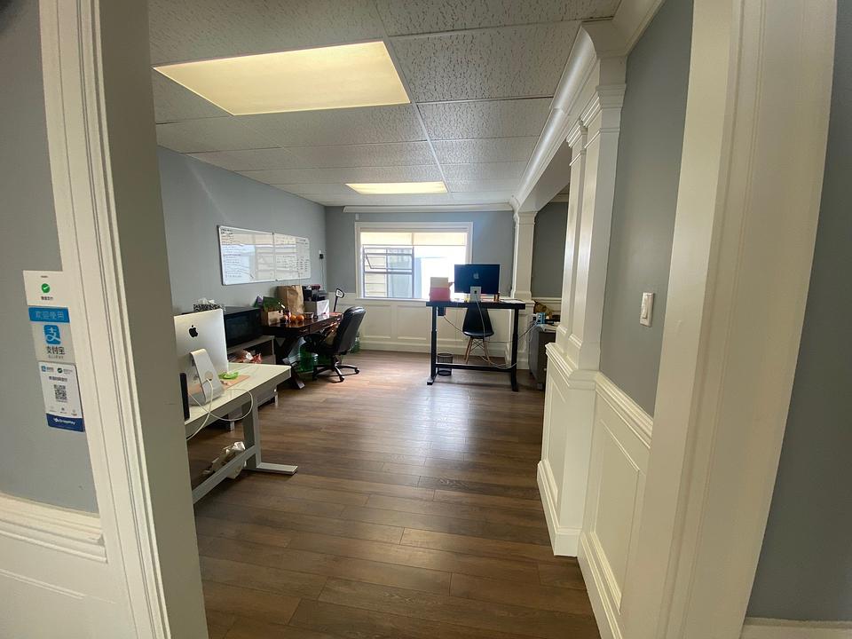 202 - 1089 West Broadway, Vancouver, BC