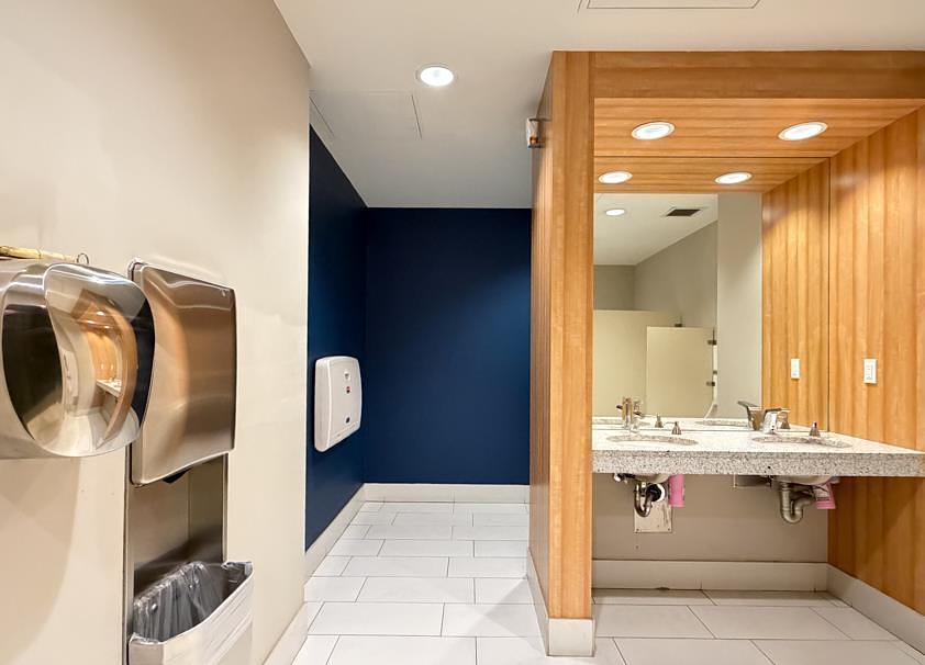722 & 726 - 550 West Broadway, Vancouver, BC