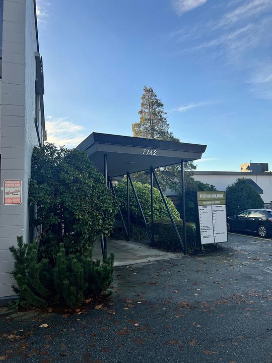 100 - 7342 Winston Street, Burnaby, BC