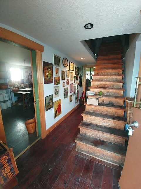 206 Government Road South, Diamond Valley, AB