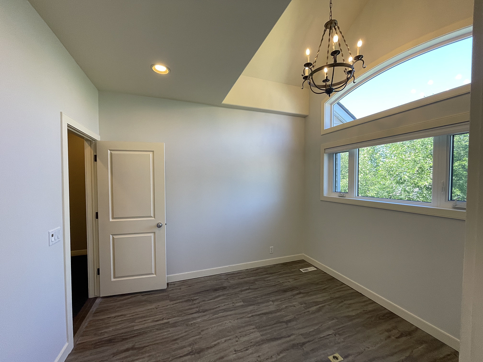 121B Elma Street, Okotoks, AB