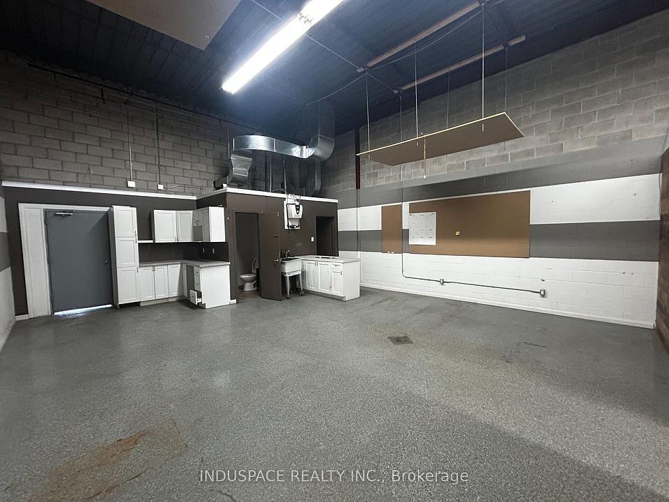 6 - 2480 Cawthra Road, Mississauga, ON