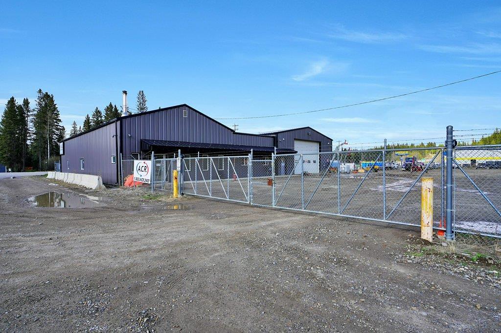 1101 Main Avenue East, Sundre, AB