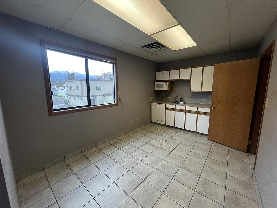 9245 Main Street, Chilliwack, BC