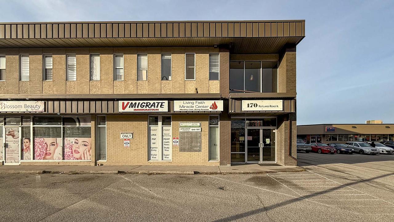 204 - 170 Rutland Road North, Kelowna, BC
