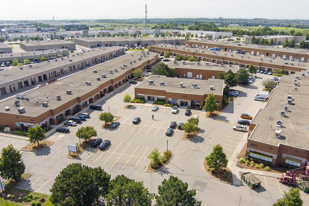15 - 3190 Ridgeway Drive, Mississauga, ON