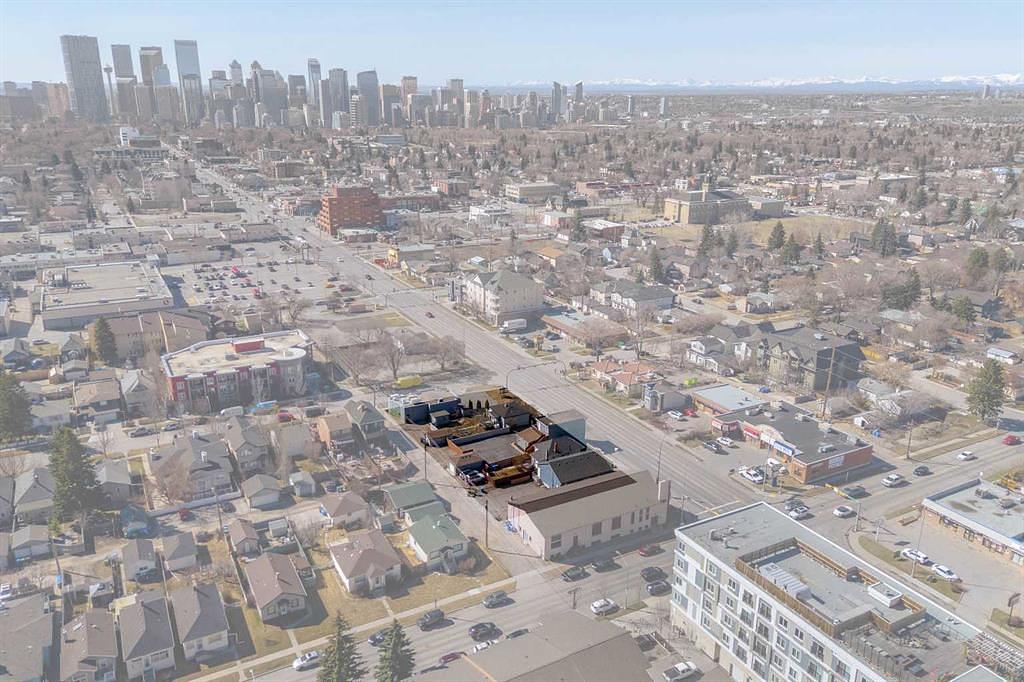 2018 Centre Street North, Calgary, AB