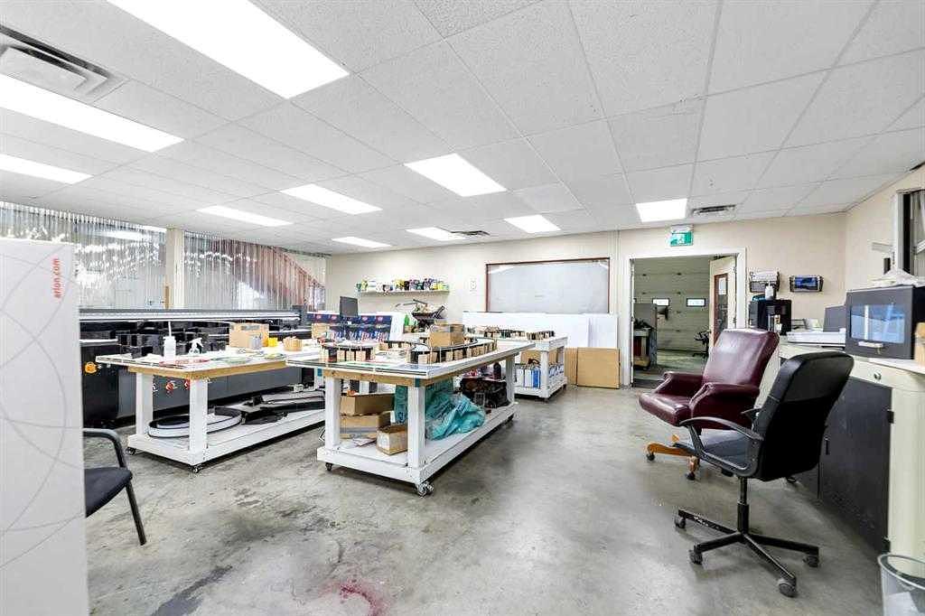 4852 50 Avenue Northeast, Calgary, AB