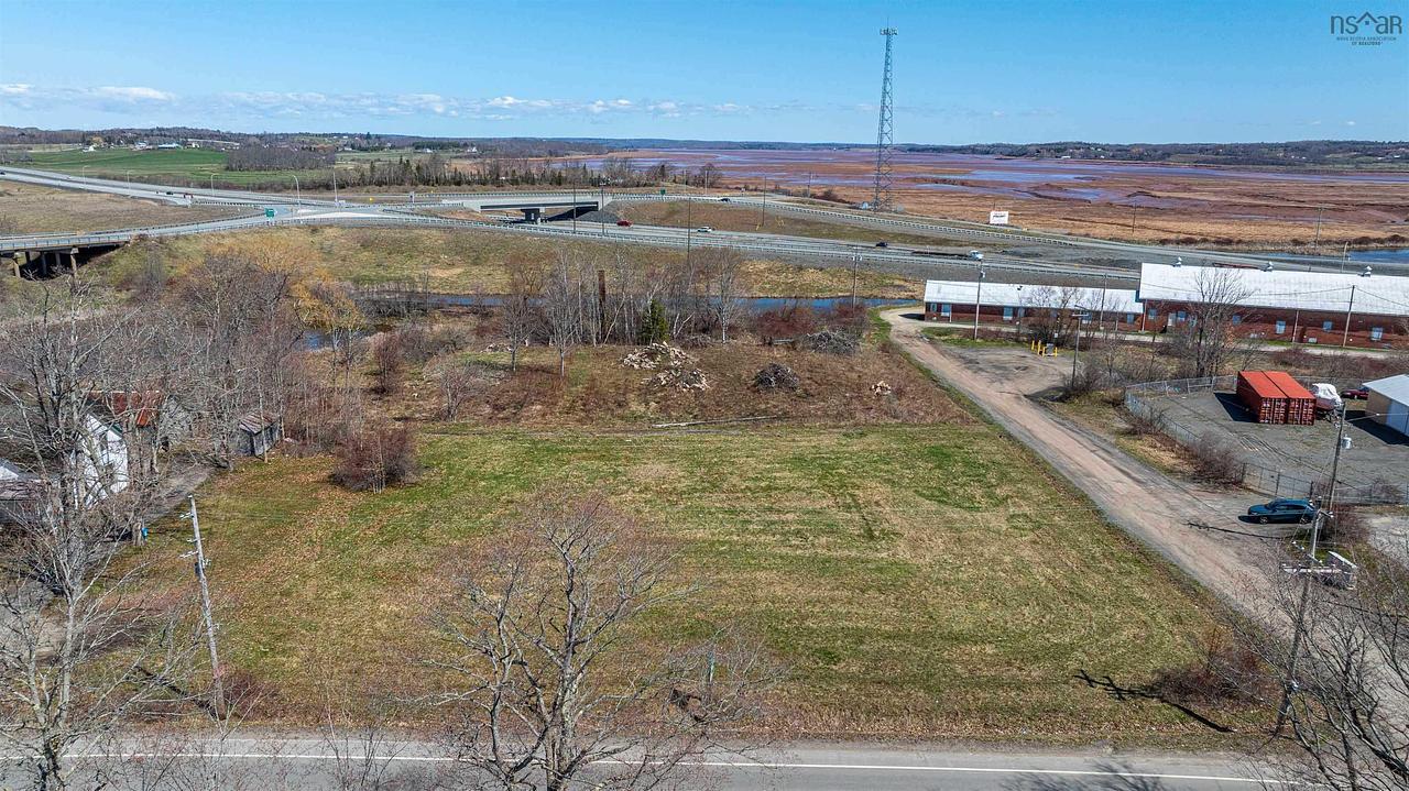 1981 Highway 1 Highway, Falmouth, NS