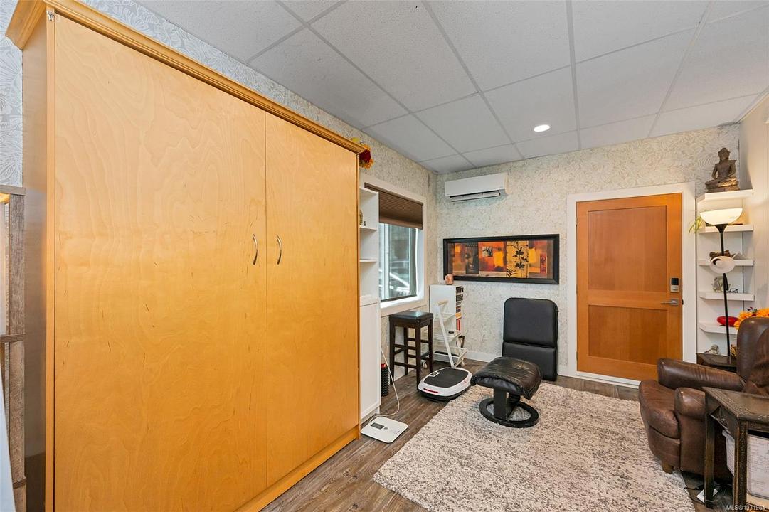 #111 - 689 Hoffman Avenue, Victoria, BC