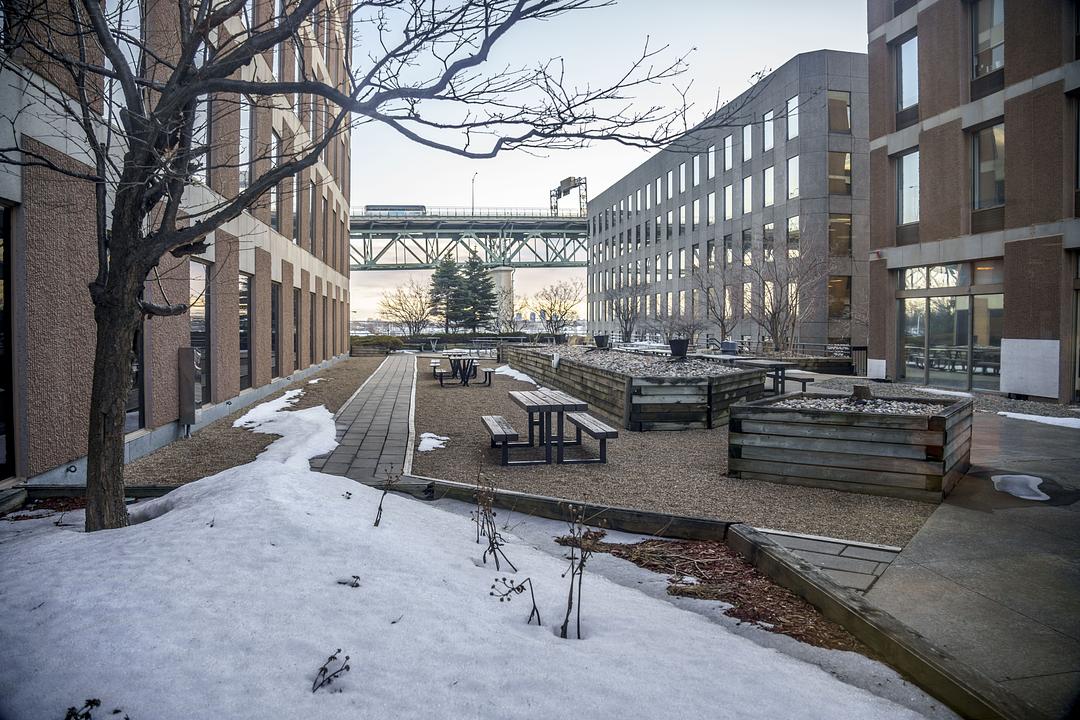 1010 Rue de Sérigny, Longueuil, QC