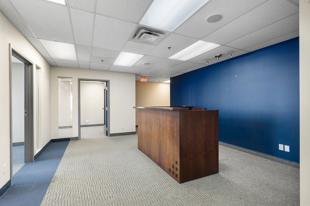 230 - 8150 Boulevard Métropolitain Est, Montréal, QC
