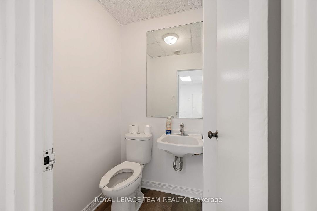 945D Richmond Road, Ottawa, ON