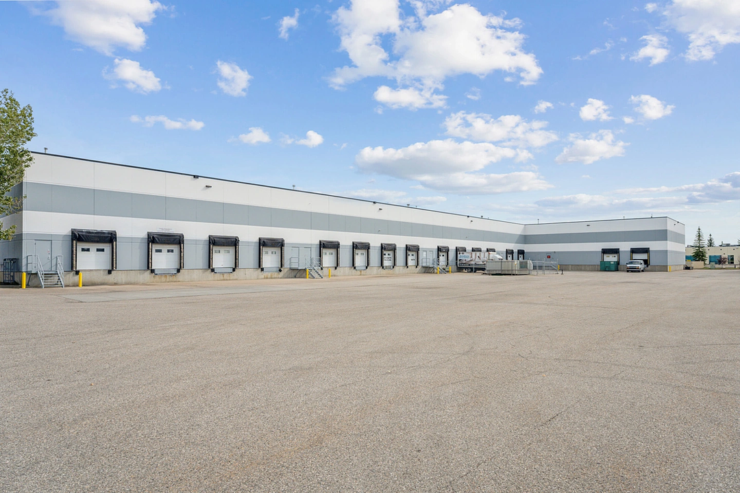 10 - 2151 32 Street Northeast, Calgary, AB