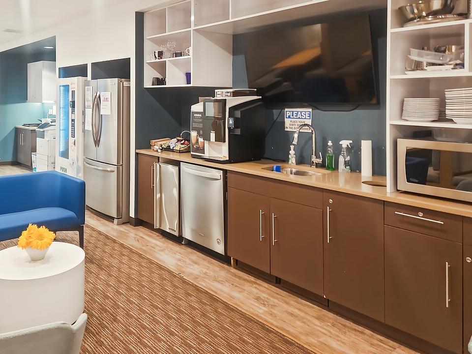 885 West Georgia Street, Vancouver, BC