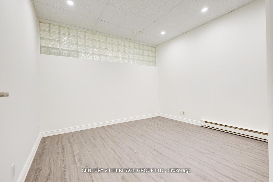 101 - 2900 Yonge Street, Toronto, ON