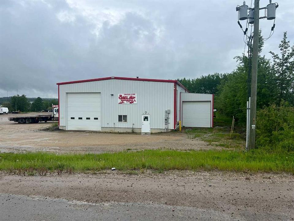 201 1 Street, Fox Creek, AB