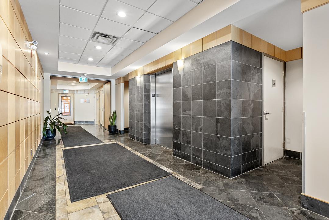 1 Hines Road, Ottawa, ON