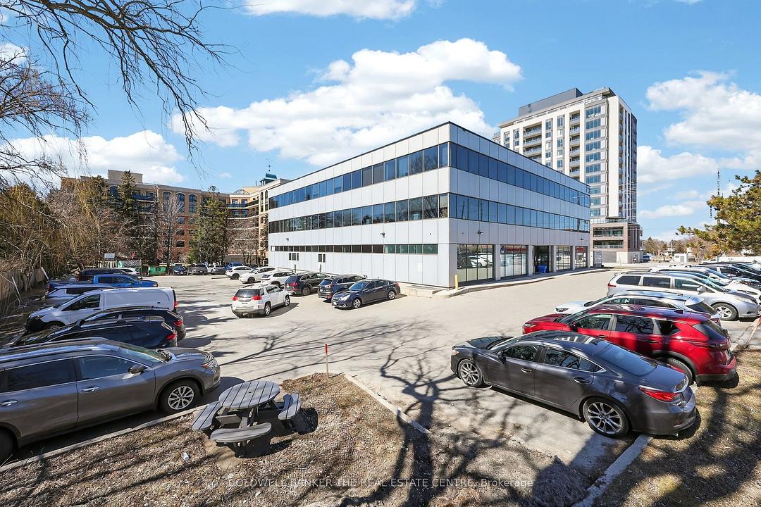 309 - 712 Davis Drive, Newmarket, ON