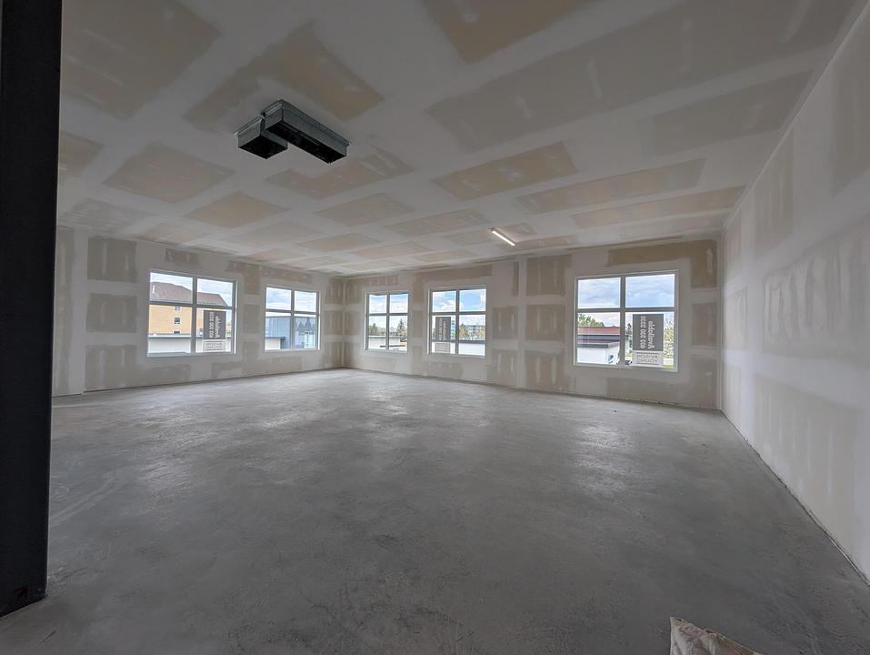 2010 - 3420 Fairway Plaza Road South, Lethbridge, AB