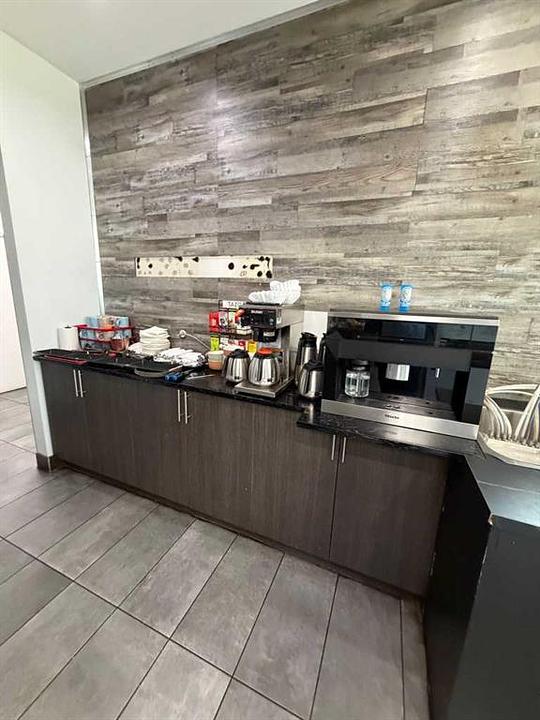 407 - 401 Coopers Boulevard Southwest, Airdrie, AB