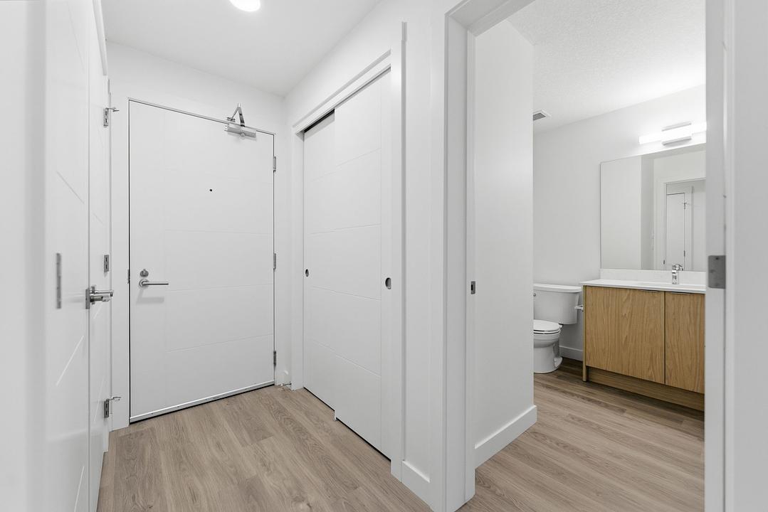 109 - 3360 16 Street Southwest, Calgary, AB