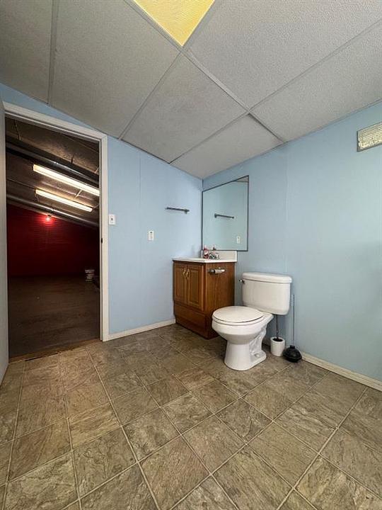B - 6223 48 Avenue, Camrose, AB