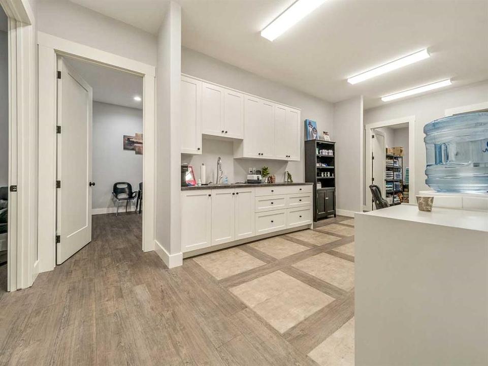 19 Broadway Street North, Raymond, AB