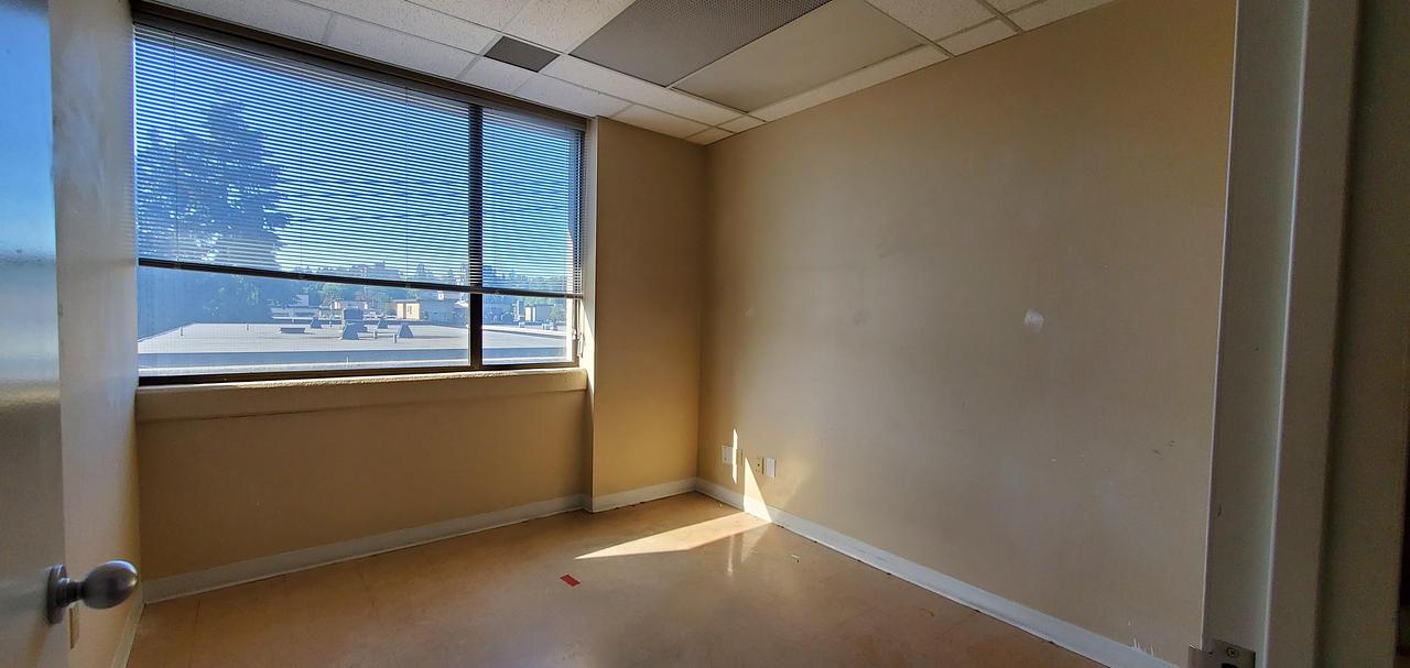 400 - 1212 West Broadway, Vancouver, BC