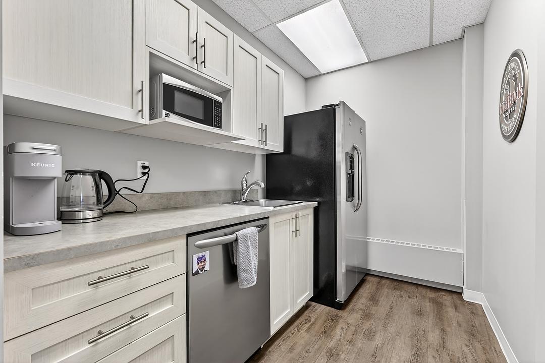 900 - 2424 4 Street Southwest, Calgary, AB
