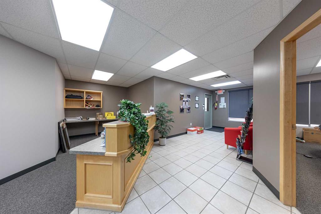 5912 50 Avenue, Lloydminster, AB