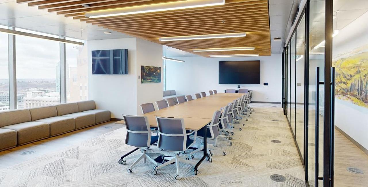 700 - 685 Centre Street South, Calgary, AB